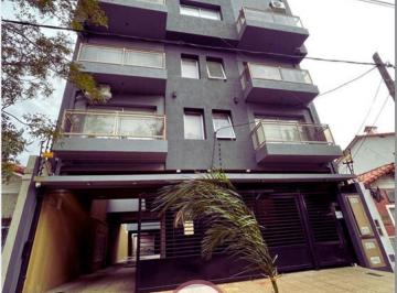 Departamento · 40ha · 2 Ambientes · Alquiler Depto 2 Amb en Bernal Centro.