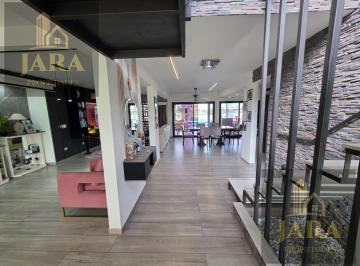Casa · 255m² · 5 Ambientes · 2 Cocheras · Venta Casa 5 Amb Villalobos a La Laguna