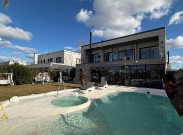 Casa · 255m² · 5 Ambientes · 2 Cocheras · Venta Casa 5 Amb Villalobos a La Laguna