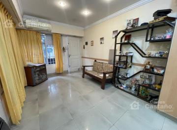 Casa · 90m² · 3 Ambientes · 1 Cochera · Casa Tipo Dúplex con Garaje Patio y Parrilla. Muy Luminosa
