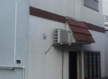 PH · 66m² · 3 Ambientes · PH de 3 Amb en Venta. Ing. Boatti 800, Moron