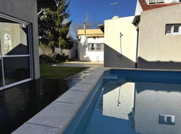 Casa · 160m² · 4 Ambientes · 1 Cochera · Venta Casa 3 Amb con Parque y Pileta - Haedo Norte