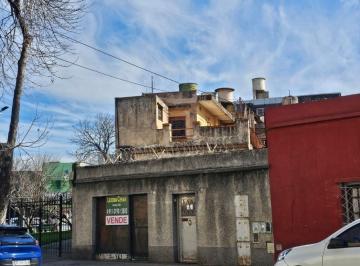 Casa de 5 ambientes, Pompeya · Casa Antigua a La Venta a Reciclar Calle Tilcara Caba