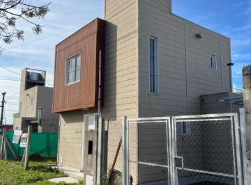 Casa de 5 ambientes, Córdoba · Venta Duplex 2 Dorm. - 20 de Junio