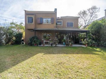 Casa · 162m² · 5 Ambientes · 2 Cocheras · Casa en Barrio Cerrado - Villanueva