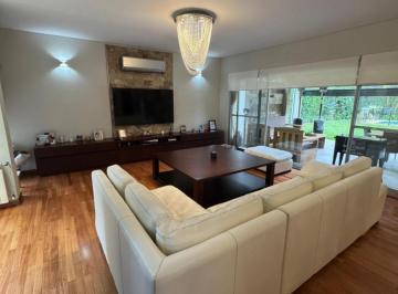 Casa de 5 ambientes, Esteban Echeverría · Saint Thomas Norte