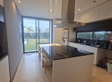 Casa · 138m² · 4 Ambientes · 3 Cocheras · Casa 4 Amb Country El Cantón Barrio Golf