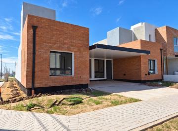 Casa · 75m² · 2 Dormitorios · 1 Cochera · Duplex en Venta en Pampas de Manantiales, 2 Dorm., a Estrenar