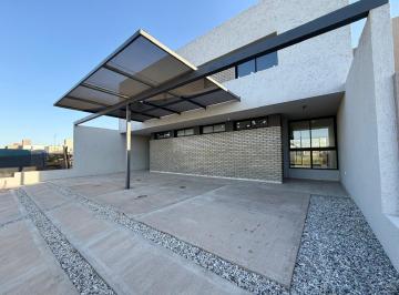 PH · 171m² · 4 Ambientes · 2 Cocheras · Duplex 3 Dorm. Solares de Manantiales