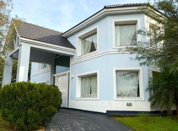 Casa · 410m² · 10 Ambientes · 4 Cocheras · Casa en Venta de 4 Dorm. + Escritorio en El Rocio, Valle Escondido