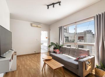 Departamento · 40m² · 2 Ambientes · 1 Cochera · Hermoso 2 Amb Muy Luminoso con Balcon y Cochera Almagro en Venta
