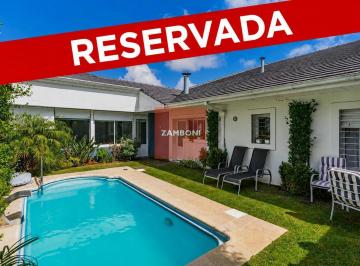 Casa · 320m² · 5 Ambientes · 2 Cocheras · Casa en Venta en Guemes