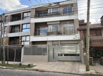 Departamento · 76m² · 3 Ambientes · 1 Cochera · Departamento en Alquiler - Laprida Al 100