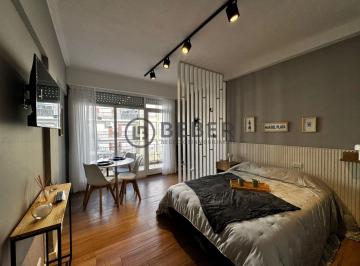 Departamento · 24m² · 1 Ambiente · Venta Ambiente a La Calle con Balcon, Centro