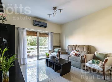 Casa · 236m² · 8 Ambientes · 2 Cocheras · Oportunidad Unica 2 Casas Independientes con Patio, Quincho y Cocheras