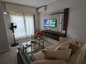 Casa · 65m² · 3 Ambientes · 1 Cochera · Duplex en Muñiz