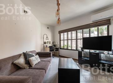 Casa · 133m² · 4 Ambientes · 2 Cocheras · Casa 4 Ambientes con Cochera Doble, Quincho, Terraza y Sum, en Ramos Mejía, Apto Crédito