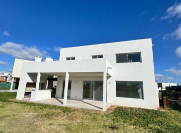 Casa · 162m² · 5 Ambientes · 2 Cocheras · Oportunidad Casa Venta Puertos del Lago - (Nordelta 2 Escobar)