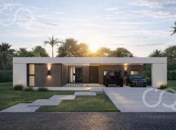 Casa · 150m² · 4 Ambientes · 2 Cocheras · Casa en Venta Village Plaza