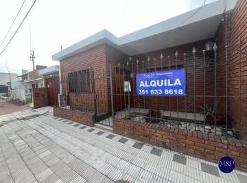 Casa de 5 ambientes, Córdoba · Alquiler - Casa 3 Dorm. - Mariano Balcarce