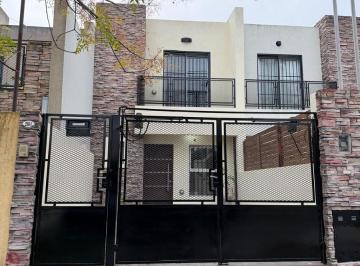PH · 84m² · 3 Ambientes · 1 Cochera · Alquiler Duplex Tres Ambientes Muñiz con Cochera