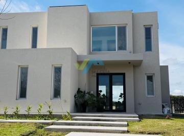 Casa · 280m² · 5 Ambientes · 2 Cocheras · Casa en Venta en El Cantón Golf, El Cantón, Escobar