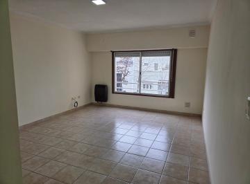 Departamento de 3 ambientes, Bahía Blanca · R E S E R V a D o Particular Amplio Dto 1 Dorm en Macrocentro