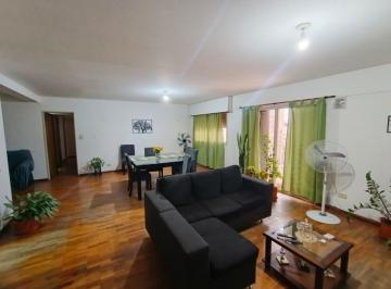 Departamento de 6 ambientes, Ciudad de Mendoza · Gran Departamento en Micro Centro con Vista a La Montaña