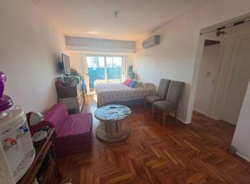 Departamento de 2 ambientes, Villa General Mitre · Bolivia 1400 - Semi Piso 2 Ambientes 47 m² Impecable Estado Balcon a m J B Justo
