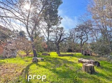 Terreno · 720m² · Gran Terreno Residencial - 720 M²! Zona Consolidada - Entorno Tranquilo a 30 m de Av San Martín!