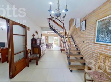 Casa · 155m² · 5 Ambientes · 2 Cocheras · Casa 5 Ambientes Apto Credito, Ramos Mejia Centro