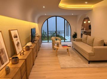 Casa · 224m² · 5 Ambientes · Venta - Casa 3 Dorm. con Pileta - Barrio Lourdes