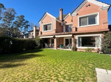 Casa de 6 ambientes, Pilar · Los Laureles Venta 4 Dorm Ulrich Propiedades