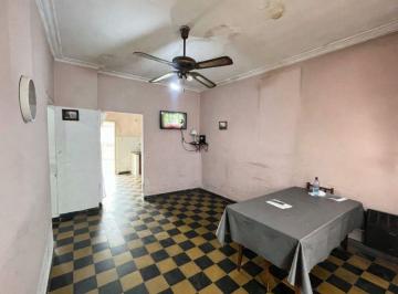 Casa · 83m² · 3 Ambientes · 1 Cochera · Casa en Venta La Plata Apto Banco Lote 10 X 26