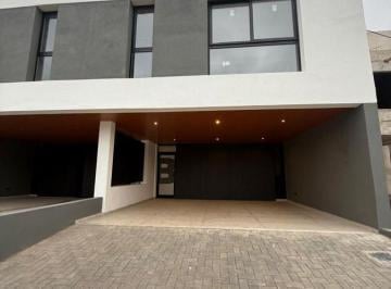 Casa · 152m² · 10 Ambientes · 2 Cocheras · Duplex Docta a Estrenar 150 m² 3 Dorm., Patio Amplio Cochera Doble Cubierta