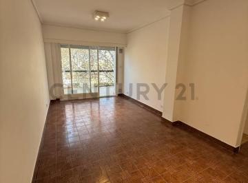 Departamento · 62m² · 3 Ambientes · Alquiler Departamento Tres Ambientes con Dependencia