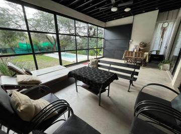 Casa · 300m² · 4 Ambientes · 2 Cocheras · ¡Venta! Casa en La Pankana - 4 Dorm. ¡Toda en Una Sola Planta!