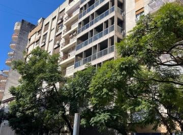 Departamento · 56m² · 2 Ambientes · Venta Depto 1 Dorm Bv Chacabuco 200