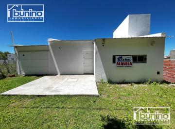 Casa · 120m² · 5 Ambientes · 1 Cochera · Casa en Venta Apta Credito en Ibarlucea - 3 Dorm.