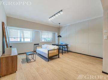 Departamento · 80m² · 3 Ambientes · 3 Ambientes en Plaza Mitre - Balcón a La Calle