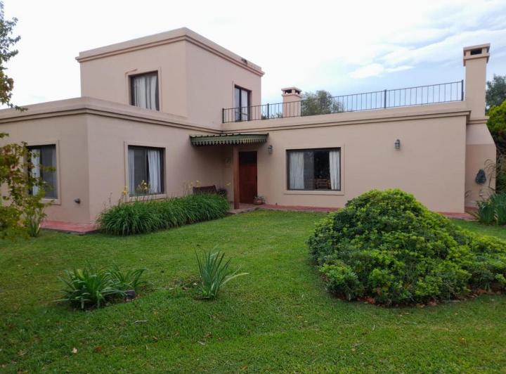 Casa · 150m² · 4 Ambientes · 2 Cocheras
