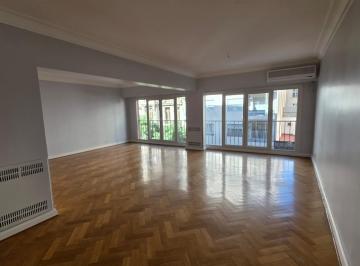 Departamento · 211m² · 6 Ambientes · 1 Cochera · Edif de Categoria - Imperdible Alquiler Super Luminoso con Cochera Fija y Seguridad 24hs