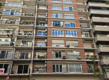 Departamento · 211m² · 6 Ambientes · 1 Cochera · Edif de Categoria - Imperdible Alquiler Super Luminoso con Cochera y Seguridad 24hs