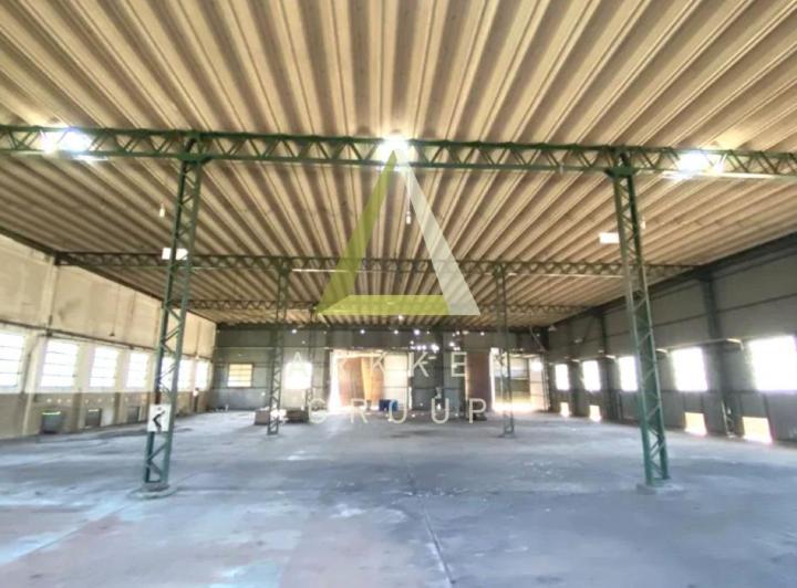 Bodega-Galpón · 2100m² · 20 Cocheras