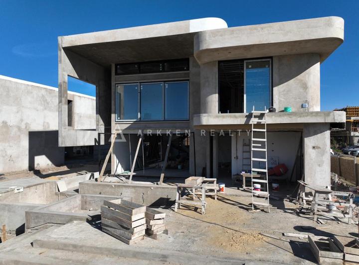 Casa · 540m² · 6 Ambientes · 6 Cocheras