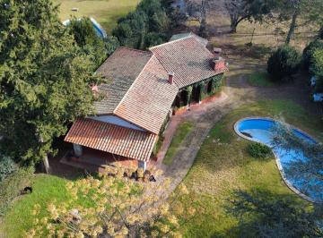 Casa · 393m² · 6 Ambientes · 2 Cocheras · Casa en Villa Elisa - Calle 405 N3041