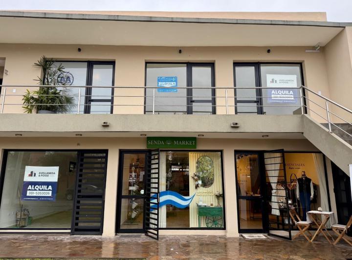 Oficina comercial · 45m² · 8 Ambientes · 1 Cochera
