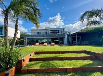 Casa · 386m² · 6 Ambientes · 4 Cocheras · Casa en Venta Al Lago 6 Amb en San Benito, Villanueva