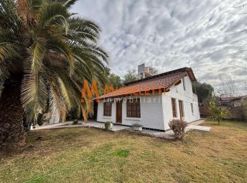 Casa · 535m² · 4 Ambientes · 2 Cocheras · Casa La Puntilla Tres Dorm., Jardín y Cochera