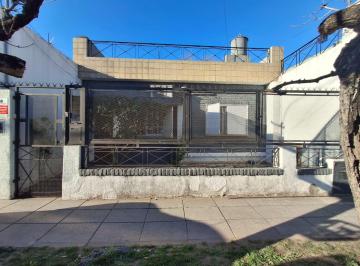 Casa · 4 Ambientes · 1 Cochera · Casa 4 Amb, Garage Patio Terraza Ciudadela Norte